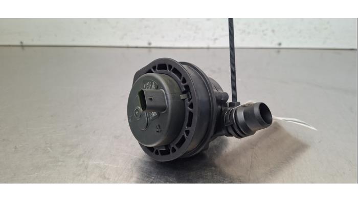 Pompe à eau supplémentaire Peugeot 408