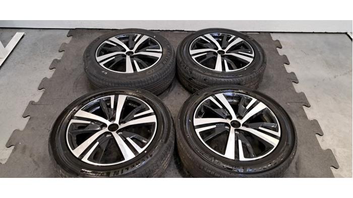 Kit jantes + pneumatiques Peugeot 408