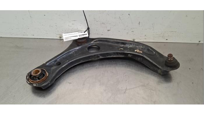 Bras de suspension avant droit Nissan Micra