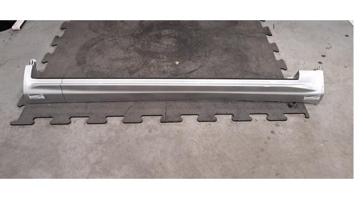 Marche-pied (list de couverture) droite Volvo XC90