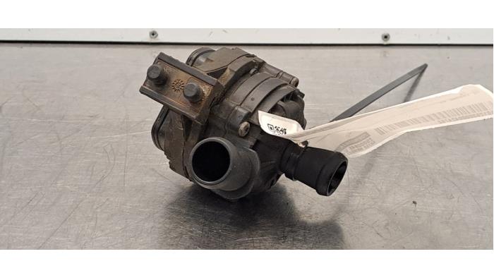 Pompe à eau supplémentaire Volkswagen Passat