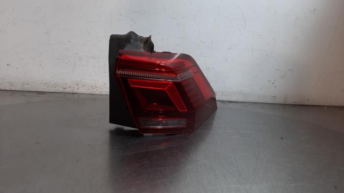 Bord feu arrière droit Volkswagen Tiguan
