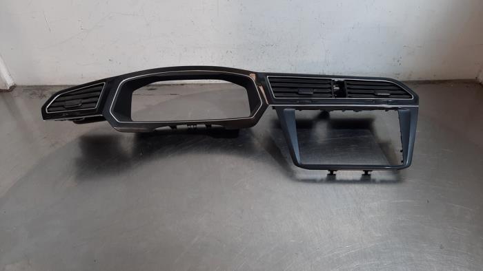 Grille aération tableau de bord Volkswagen Tiguan