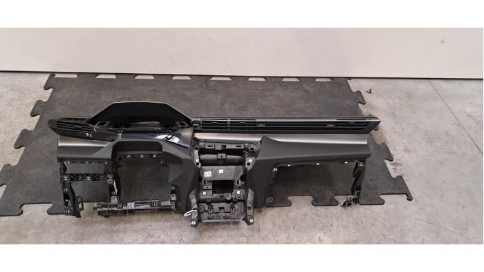 Tableau de bord Peugeot 408