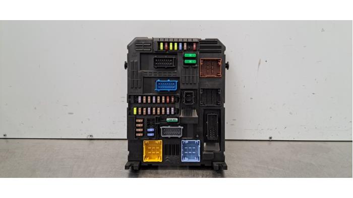 Fuse box Peugeot Partner