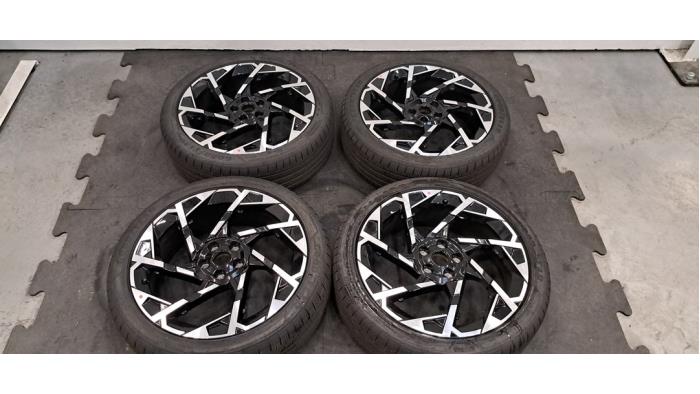 Sportvelgenset + banden Renault Megane E-Tech