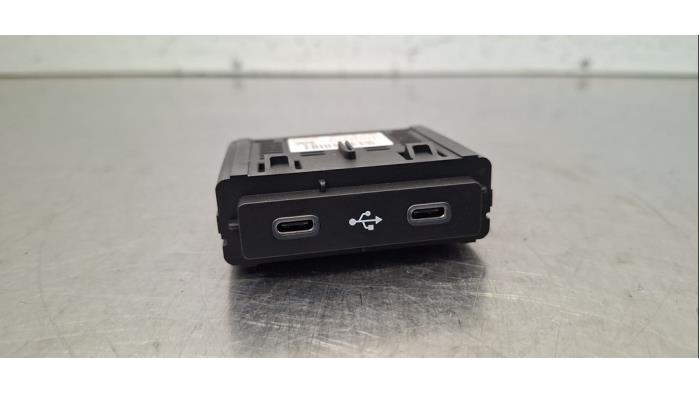 Connexion USB Renault Rafale