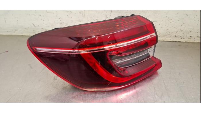 Luz trasera izquierda Renault Clio