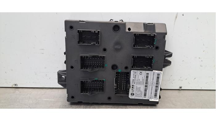 Computerbesturing van het lichaam MG MG3