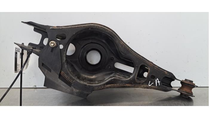 Braço esquerdo da retaguarda Toyota Rav-4