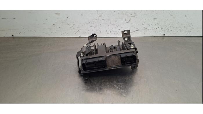 Ordinateur gestion moteur Toyota Rav-4