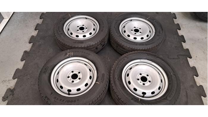 Kit jantes + pneumatiques Nissan Primastar
