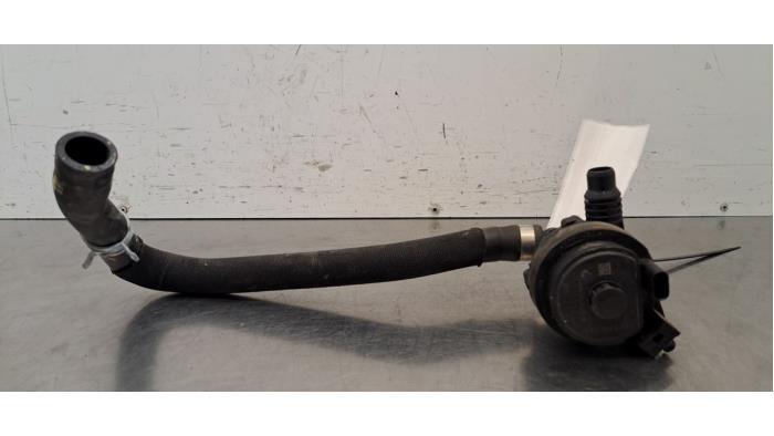 Extra waterpomp BMW X3