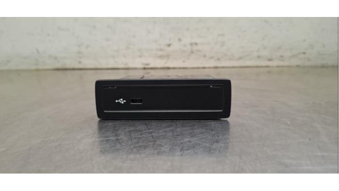 Connexion USB Mercedes GLE