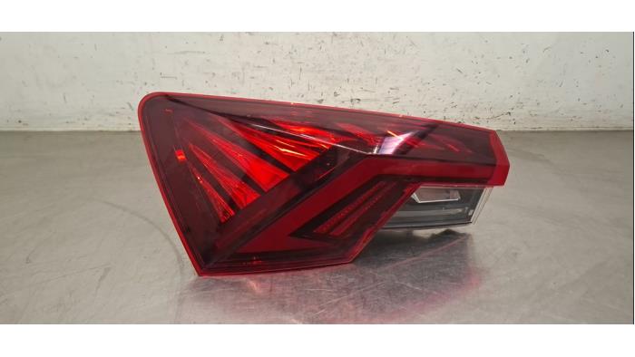 Luz trasera izquierda Skoda Octavia