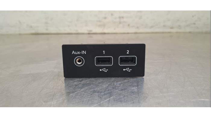 Conexiune AUX/USB Renault Captur