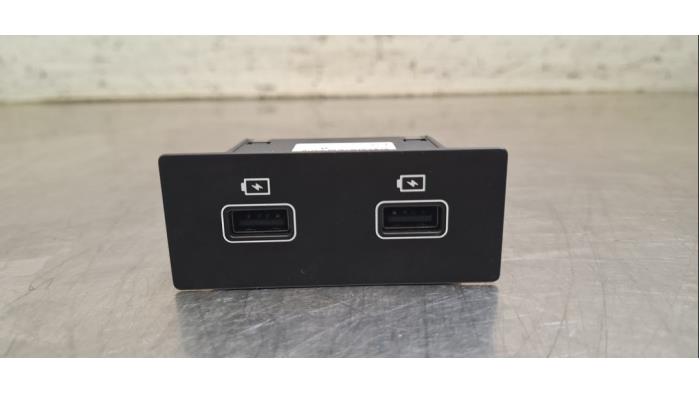 AUX / USB connection Renault Captur