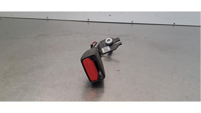 Lengüeta de cinturón de seguridad izquierda detrás BMW 1-Serie