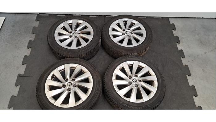 Velgen set + banden Skoda Octavia