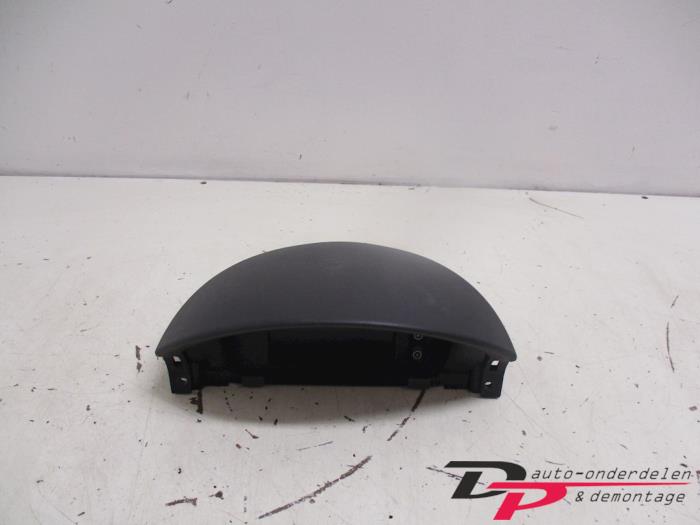 Gebruikte Display Interieur Opel Corsa C (F08/68) 1.7 DI 16V Prijs € 8,10 Margeregeling aangeboden door DP Auto-onderdelen & Demontage