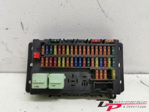 Gebruikte Zekeringkast BMW Mini One/Cooper (R50) 1.6 16V Cooper Prijs € 22,50 Margeregeling aangeboden door DP Auto-onderdelen & Demontage