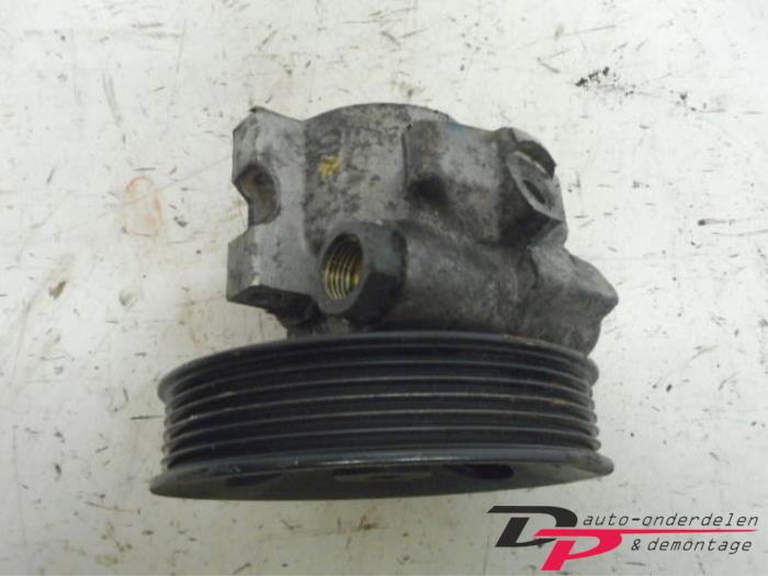 Gebruikte Pomp Servo Chevrolet Kalos (SF48) 1.4 16V Prijs € 15,00 Margeregeling aangeboden door DP Auto-onderdelen & Demontage