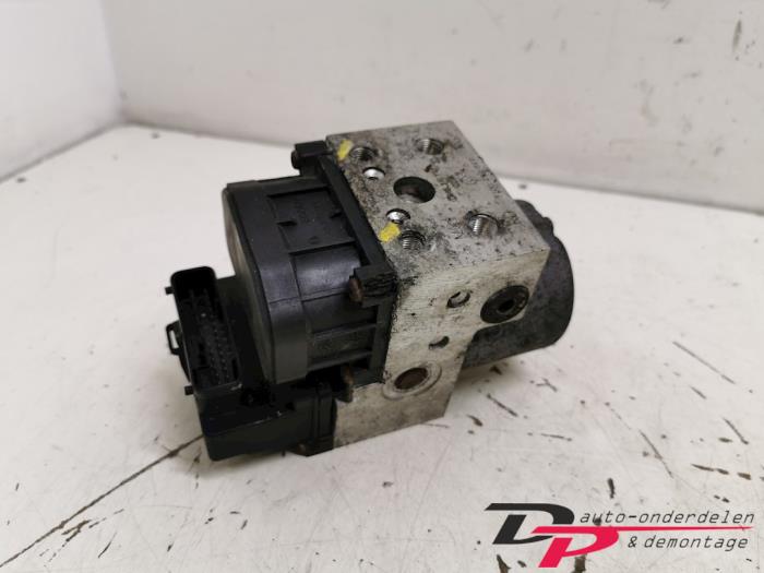 Gebruikte ABS Pomp Renault Megane (EA) 1.6 16V Sport Prijs € 14,95 Margeregeling aangeboden door DP Auto-onderdelen & Demontage