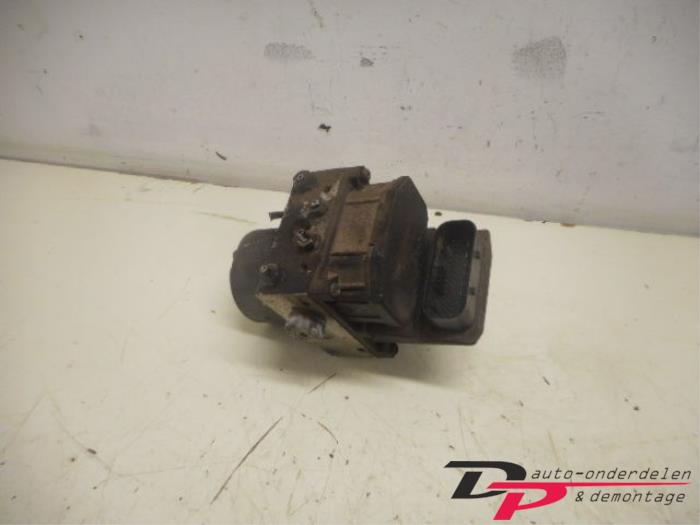Gebruikte ABS Pomp Fiat Stilo MW (192C) 1.9 JTD 115 Prijs € 20,70 Margeregeling aangeboden door DP Auto-onderdelen & Demontage