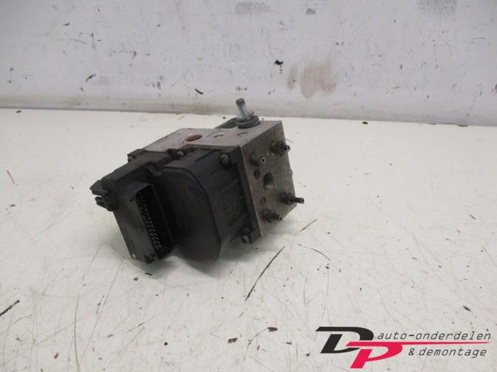 Gebruikte ABS Pomp Honda Civic (EP/EU) 1.6 16V VTEC Prijs € 40,50 Margeregeling aangeboden door DP Auto-onderdelen & Demontage