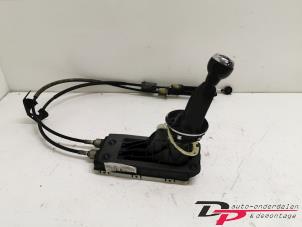 Gebruikte Versnellingspook Mini Mini (R56) 1.4 16V One Prijs € 49,50 Margeregeling aangeboden door DP Auto-onderdelen & Demontage
