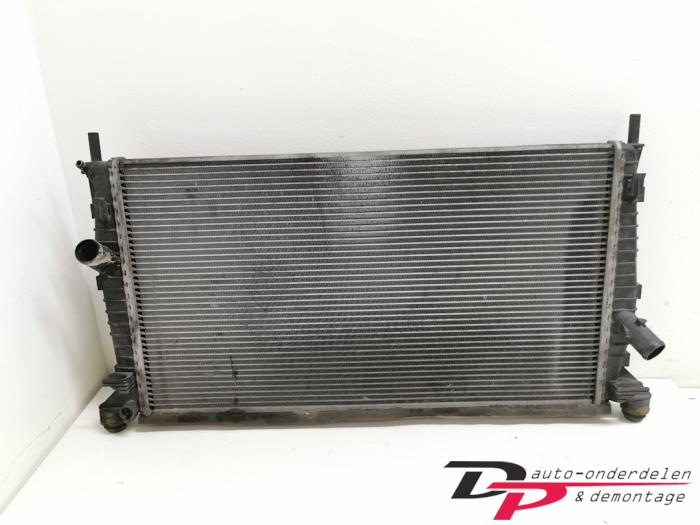 Gebruikte Radiateur Ford Focus 2 1.6 16V Prijs € 22,50 Margeregeling aangeboden door DP Auto-onderdelen & Demontage