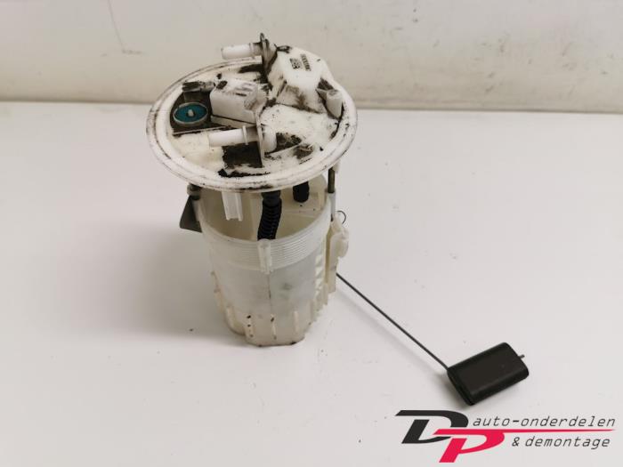 Gebruikte Tank element Pomp Renault Scénic II (JM) 1.5 dCi 80 Prijs € 15,00 Margeregeling aangeboden door DP Auto-onderdelen & Demontage