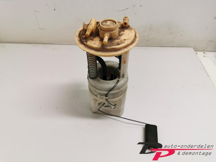 Gebruikte Tank element Pomp Mitsubishi Colt (Z2/Z3) 1.1 12V Prijs € 19,80 Margeregeling aangeboden door DP Auto-onderdelen & Demontage