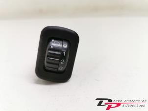 Gebruikte Schakelaar Koplamp Ihv Daihatsu Move (L9) 850 Prijs € 9,00 Margeregeling aangeboden door DP Auto-onderdelen & Demontage