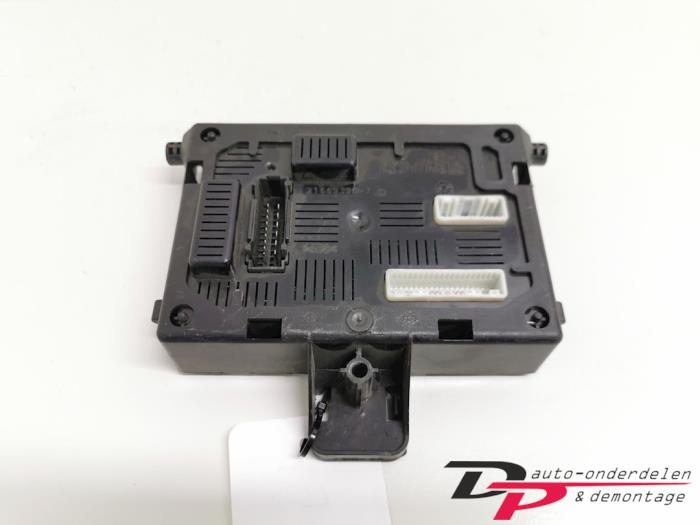 Gebruikte Bodycontrol Module Renault Modus/Grand Modus (JP) 1.4 16V Prijs € 19,00 Margeregeling aangeboden door DP Auto-onderdelen & Demontage