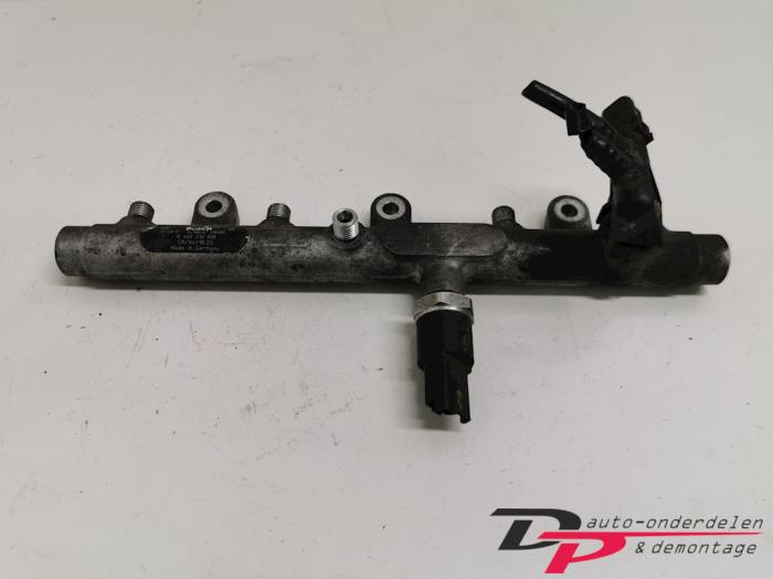 Gebruikte Verstuiver brug Peugeot 306 Break (7E) 2.0 HDi Prijs € 27,00 Margeregeling aangeboden door DP Auto-onderdelen & Demontage