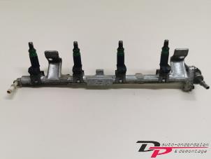 Gebruikte Injector brug Ford Fiesta 5 (JD/JH) 1.25 16V Prijs € 18,00 Margeregeling aangeboden door DP Auto-onderdelen & Demontage