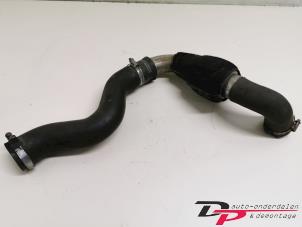 Gebruikte Intercooler Buis Nissan Primastar 2.5 dCi 150 16V Prijs € 18,00 Margeregeling aangeboden door DP Auto-onderdelen & Demontage