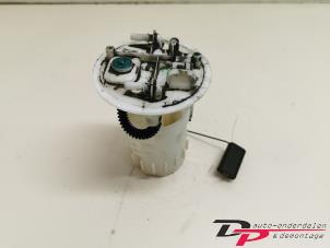Gebruikte Tank element Pomp Opel Vivaro 2.5 CDTI DPF Prijs € 40,50 Margeregeling aangeboden door DP Auto-onderdelen & Demontage
