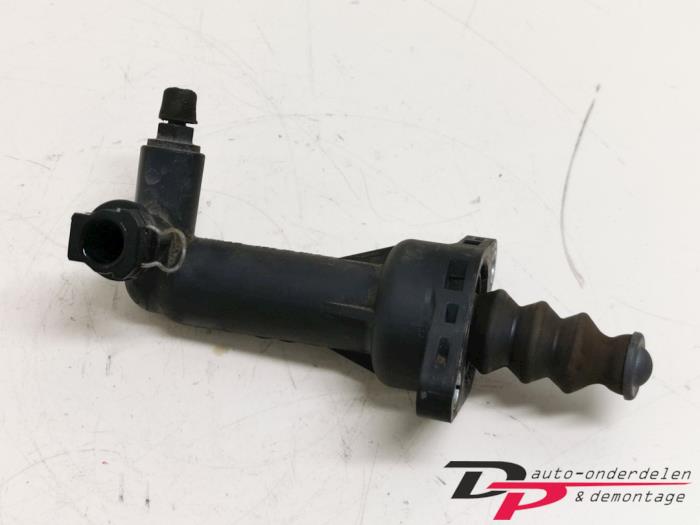 Gebruikte Koppeling Hulp Cilinder Seat Ibiza III (6L1) 1.4 16V 100 Prijs € 12,60 Margeregeling aangeboden door DP Auto-onderdelen & Demontage