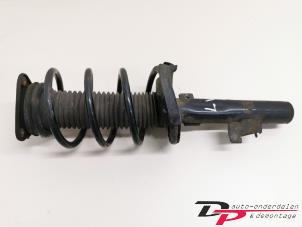 Gebruikte Mac Phersonpoot links-voor Ford Focus 2 Wagon 1.6 TDCi 16V 90 Prijs € 21,60 Margeregeling aangeboden door DP Auto-onderdelen & Demontage