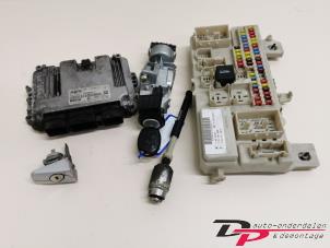 Gebruikte Contactslot + computer Ford Focus 2 Wagon 1.6 TDCi 16V 90 Prijs € 80,00 Margeregeling aangeboden door DP Auto-onderdelen & Demontage