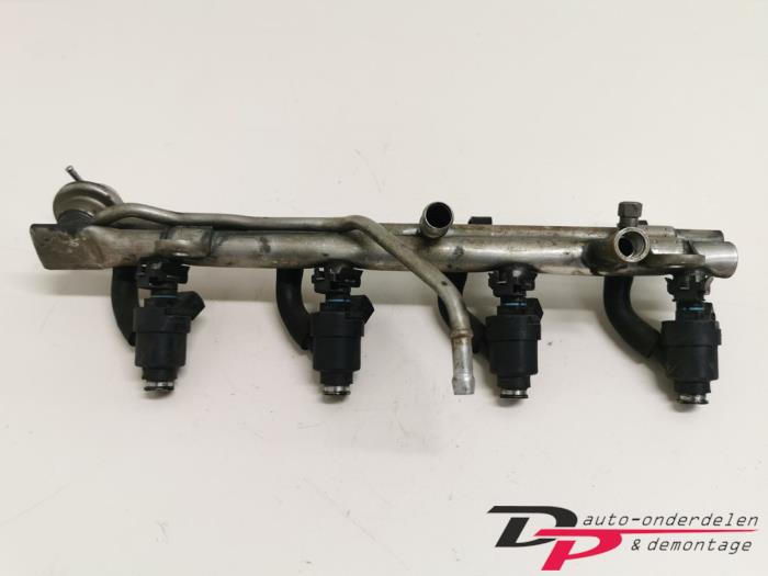Gebruikte Galerij (Injectie) BMW 3 serie Touring (E46/3) 318i Prijs € 36,00 Margeregeling aangeboden door DP Auto-onderdelen & Demontage