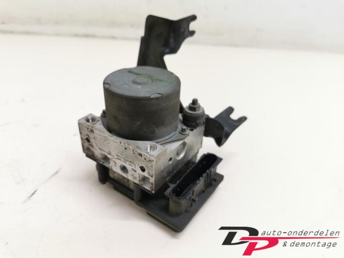 Gebruikte ABS Pomp Nissan Micra (K12) 1.5 dCi 65 Prijs € 20,00 Margeregeling aangeboden door DP Auto-onderdelen & Demontage