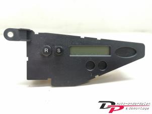 Gebruikte Display Interieur Ford Focus 1 1.6 16V Prijs € 8,10 Margeregeling aangeboden door DP Auto-onderdelen & Demontage