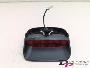 Gebruikte Extra Remlicht midden Mitsubishi Colt (CJ) 1.3 16V Prijs € 13,50 Margeregeling aangeboden door DP Auto-onderdelen & Demontage