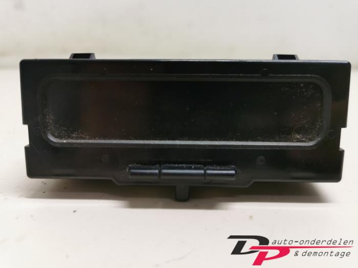 Gebruikte Display Interieur Renault Megane II (BM/CM) 1.4 16V 98 Prijs € 11,25 Margeregeling aangeboden door DP Auto-onderdelen & Demontage