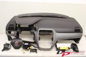 Gebruikte Module + Airbag Set Fiat Punto Evo (199) 1.3 JTD Multijet 85 16V Euro 5 Prijs € 175,00 Margeregeling aangeboden door DP Auto-onderdelen & Demontage