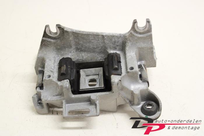 Gebruikte Versnellingsbak Steun Renault Megane III Berline (BZ) 1.4 16V TCe 130 Prijs € 12,95 Margeregeling aangeboden door DP Auto-onderdelen & Demontage