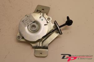 Gebruikte Scharnier Achterklep Peugeot 3008 I (0U/HU) 1.6 16V THP 155 Prijs € 12,60 Margeregeling aangeboden door DP Auto-onderdelen & Demontage